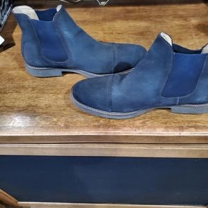 Donald Pilner blue suede boots with Vibram sole. Size 9, Excellent condition.